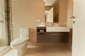 The Base Downtown Condo by Joy - Salle de bain