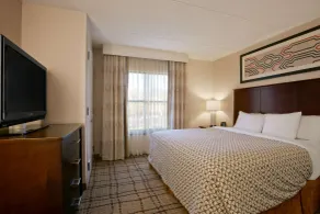 Embassy Suites by Hilton Cleveland Beachwood - Chambre