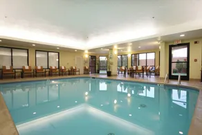 Courtyard by Marriott Flint Grand Blanc - Piscine