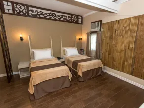Urban Travellers Hotel - Room
