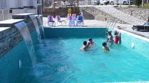 Chails Hamlet - Pool