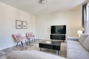 Spacious Newark Duplex w/ 2 Levels & 2 Kitchens! - Innvendig
