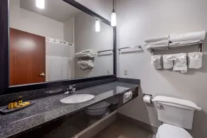 Best Western Plus McKinney Inn and Suites - Salle de bain