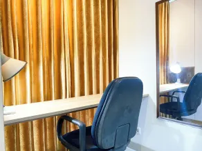 Simple Studio At Lrt City Bekasi Apartment By Travelio - Værelse