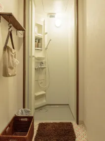 J-Hoppers Hiroshima Guesthouse - Bathroom