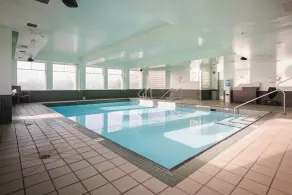 Ramada by Wyndham Surrey/Langley - Piscine