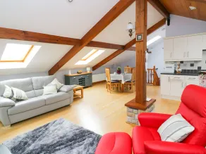 Hazelwood Cottage - Living area