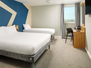 ibis budget London Heathrow Central - Room