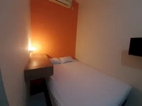 OYO 93274 Oren Home Bekasi - Habitación