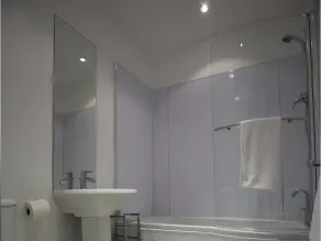 Aberdeen Serviced Apartments - The Lodge - Badeværelse