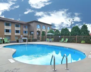 Quality Inn Lincolnton - Pool