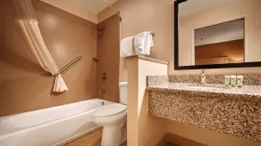 Best Western Palm Court Inn - Salle de bain