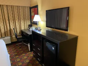 Ramada by Wyndham Rochelle Park Near Paramus - Chambre