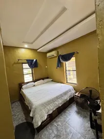Sparcles Hotel and Lounge  - Habitación