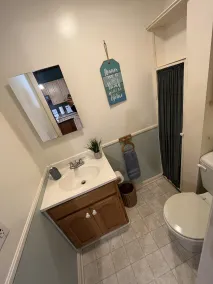 Cozy 3BR Beach House by the Sea - Salle de bain