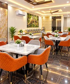 Hotel NS Plaza Delhi Aerocity - Restaurante