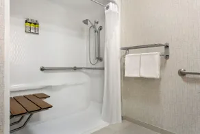 Holiday Inn Express & Suites Philadelphia - Mt Laurel by IHG - Badezimmer