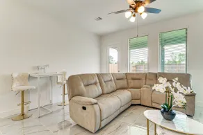 Modern Home, Close Proximity to Houston! - Interiør