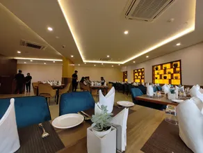 Regenta Inn Greater Noida, 15 Mins to India Expo Mart - Restaurant