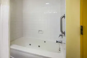 Days Inn by Wyndham Donegal - Badezimmer