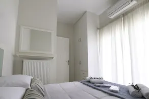 Like Home - Rom