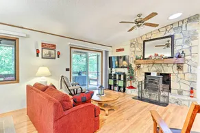 Quaint Murphy Cabin in Serene Wooded Setting! - Innvendig