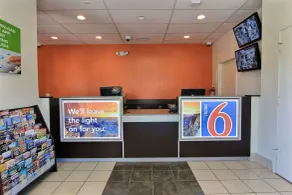 Motel 6 Austin, TX - Central Downtown UT - Reception
