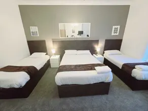 Kingswood Hotel - Room