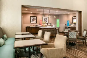 Hampton Inn & Suites Mason City - Restaurant