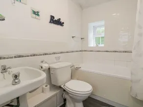 Halcyon Annexe - Bathroom