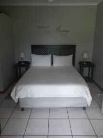 African Sun Guest House - Room