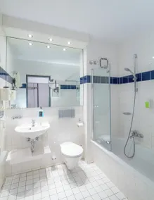Hotel Jean-Paul - Bathroom