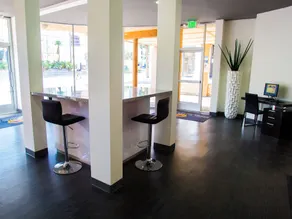 Siegel Select LV Strip-Convention Center - Lobby sitting area