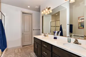 Red Rock Retreat - Bathroom