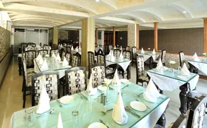 Crown Plaza Residency - Restaurant
