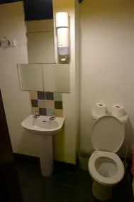 Lagan Backpackers - Bathroom