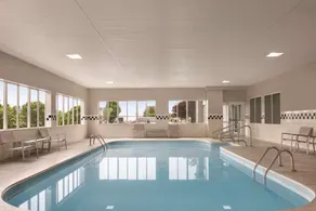 Country Inn & Suites by Radisson, Port Clinton, OH - Piscine