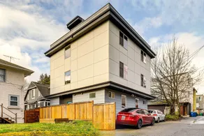 Walk to UW: Townhome w/ Rooftop Patio! - Innvendig