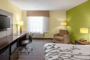 Sleep Inn & Suites Harbour Pointe - Chambre