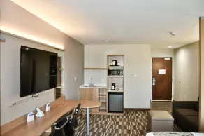 Microtel Inn & Suites by Wyndham Lubbock - Room