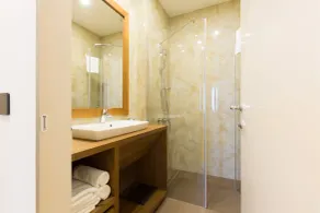 Hotel City Savoy - Bathroom