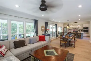 New Listing Luxury Farmhouse w/ Pond Views - Interiör