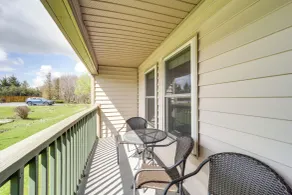 All-Season Retreat w/ Deck in Beech Mountain! - Interiör