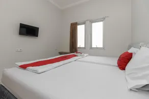 RedDoorz near Central Park Mall - Chambre