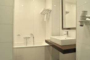 Golden Tulip West Ende - Chambre