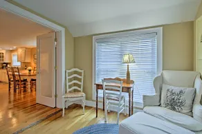 1/2 Mi to Beach: Lovely Guesthouse in Kennebunk! - Interiör