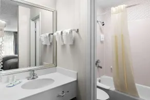 Quality Inn Northlake - Salle de bain