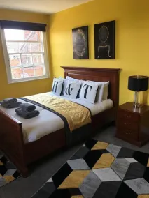 horn and trumpet - Room
