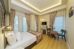 Grand Naki Hotel - Room