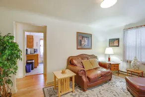 Cozy Vintage in Friendly Neighborhood, 2 Mi to UO! - Innenbereich